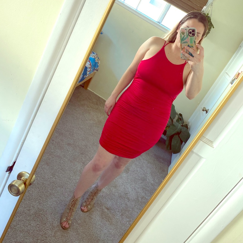 SEXY RED DRESS WITH LOW BACK